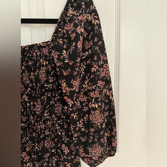 Francesca's Collections Tops - Floral Smock Blouse
